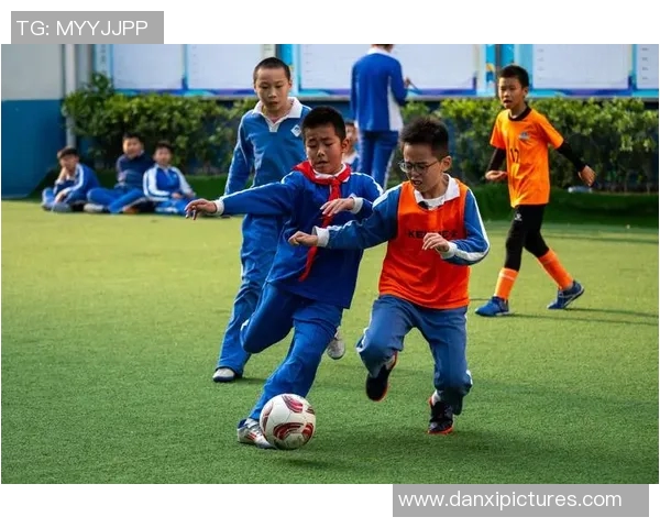 文明足球引领新时代绿茵风采球星展现体育精神力量